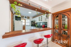 Casa à venda com 286m², 3 dormitórios, 2 suítes, 3 vagas, no bairro Vila Conceição em Porto Alegre