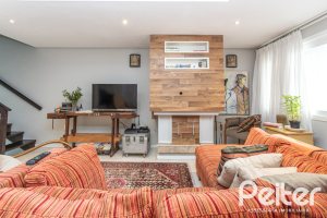 Casa em Condomínio à venda com 223m², 3 dormitórios, 1 suíte, 2 vagas, no bairro Jardim Isabel em Porto Alegre