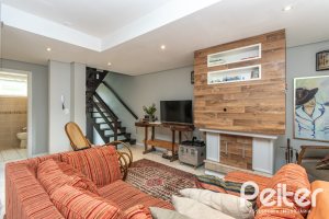 Casa em Condomínio à venda com 223m², 3 dormitórios, 1 suíte, 2 vagas, no bairro Jardim Isabel em Porto Alegre