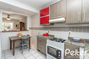 Casa em Condomínio à venda com 223m², 3 dormitórios, 1 suíte, 2 vagas, no bairro Jardim Isabel em Porto Alegre