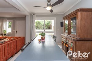 Casa em Condomínio à venda com 223m², 3 dormitórios, 1 suíte, 2 vagas, no bairro Jardim Isabel em Porto Alegre