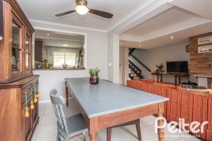 Casa em Condomínio à venda com 223m², 3 dormitórios, 1 suíte, 2 vagas, no bairro Jardim Isabel em Porto Alegre