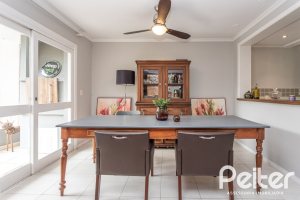 Casa em Condomínio à venda com 223m², 3 dormitórios, 1 suíte, 2 vagas, no bairro Jardim Isabel em Porto Alegre