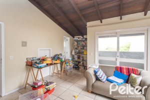 Casa em Condomínio à venda com 223m², 3 dormitórios, 1 suíte, 2 vagas, no bairro Jardim Isabel em Porto Alegre