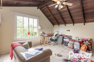 Casa em Condomínio à venda com 223m², 3 dormitórios, 1 suíte, 2 vagas, no bairro Jardim Isabel em Porto Alegre