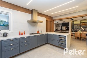 Casa em Condomínio à venda com 242m², 3 dormitórios, 3 suítes, 4 vagas, no bairro Mountain Ville em PORTO ALEGRE