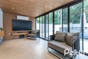 Casa em Condomínio à venda com 242m², 3 dormitórios, 3 suítes, 4 vagas, no bairro Mountain Ville em PORTO ALEGRE