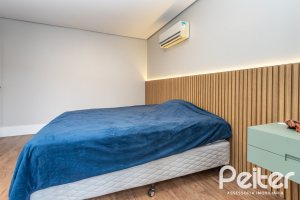 Casa em Condomínio à venda com 242m², 3 dormitórios, 3 suítes, 4 vagas, no bairro Mountain Ville em PORTO ALEGRE