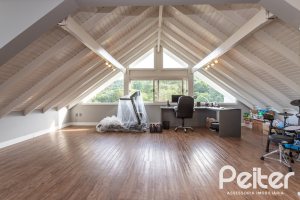 Casa em Condomínio à venda com 242m², 3 dormitórios, 3 suítes, 4 vagas, no bairro Mountain Ville em PORTO ALEGRE