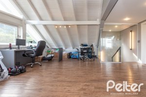 Casa em Condomínio à venda com 242m², 3 dormitórios, 3 suítes, 4 vagas, no bairro Mountain Ville em PORTO ALEGRE