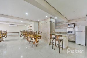 Apartamento à venda com 102m², 3 dormitórios, 1 suíte, 2 vagas, no bairro Tristeza em Porto Alegre