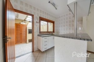 Casa em Condomínio à venda com 168m², 3 dormitórios, 1 suíte, 4 vagas, no bairro Ipanema em Porto Alegre