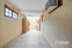Casa em Condomínio à venda com 168m², 3 dormitórios, 1 suíte, 4 vagas, no bairro Ipanema em Porto Alegre