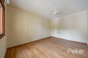 Casa em Condomínio à venda com 168m², 3 dormitórios, 1 suíte, 4 vagas, no bairro Ipanema em Porto Alegre