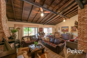 Casa à venda com 200m², 2 dormitórios, 2 suítes, 3 vagas, no bairro Vila Assunção em Porto Alegre