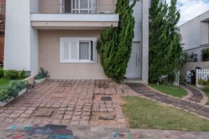 Casa em Condomínio à venda com 178m², 4 dormitórios, 2 suítes, 2 vagas, no bairro Mountain Ville em PORTO ALEGRE