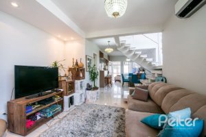 Casa em Condomínio à venda com 178m², 4 dormitórios, 2 suítes, 2 vagas, no bairro Mountain Ville em PORTO ALEGRE