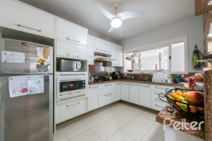 Casa em Condomínio à venda com 178m², 4 dormitórios, 2 suítes, 2 vagas, no bairro Mountain Ville em PORTO ALEGRE