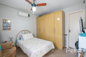 Casa em Condomínio à venda com 178m², 4 dormitórios, 2 suítes, 2 vagas, no bairro Mountain Ville em PORTO ALEGRE