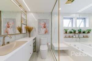 Apartamento à venda com 543m², 4 dormitórios, 4 suítes, 5 vagas, no bairro Golden Lake em Porto Alegre