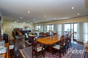 Casa à venda com 400m², 4 dormitórios, 2 suítes, 4 vagas, no bairro Vila Assunção em Porto Alegre