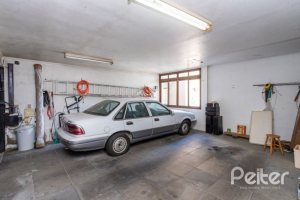 Casa à venda com 400m², 4 dormitórios, 2 suítes, 4 vagas, no bairro Vila Assunção em Porto Alegre