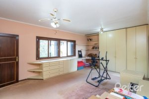 Casa à venda com 400m², 4 dormitórios, 2 suítes, 4 vagas, no bairro Vila Assunção em Porto Alegre