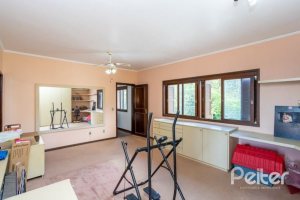 Casa à venda com 400m², 4 dormitórios, 2 suítes, 4 vagas, no bairro Vila Assunção em Porto Alegre