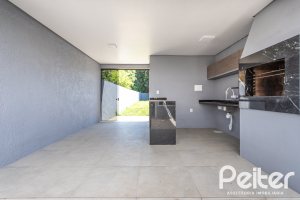 Casa à venda com 186m², 3 dormitórios, 3 suítes, 2 vagas, no bairro Espírito Santo em Porto Alegre