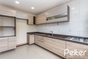 Casa à venda com 186m², 3 dormitórios, 3 suítes, 2 vagas, no bairro Espírito Santo em Porto Alegre