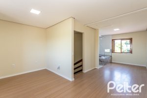 Casa à venda com 186m², 3 dormitórios, 3 suítes, 2 vagas, no bairro Espírito Santo em Porto Alegre