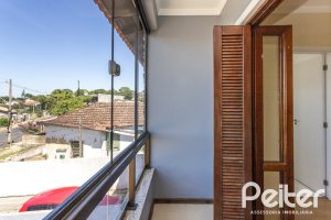 Casa à venda com 186m², 3 dormitórios, 3 suítes, 2 vagas, no bairro Espírito Santo em Porto Alegre