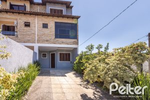 Casa à venda com 186m², 3 dormitórios, 3 suítes, 2 vagas, no bairro Espírito Santo em Porto Alegre