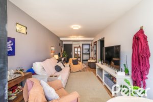 Apartamento à venda com 82m², 2 dormitórios, 1 suíte, 2 vagas, no bairro Ipanema em Porto Alegre