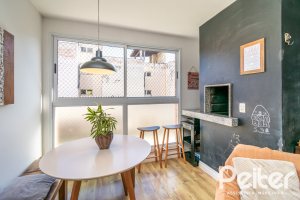 Apartamento à venda com 82m², 2 dormitórios, 1 suíte, 2 vagas, no bairro Ipanema em Porto Alegre