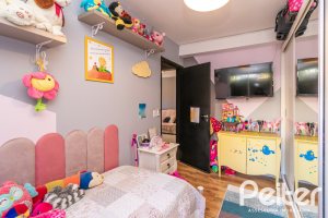 Apartamento à venda com 82m², 2 dormitórios, 1 suíte, 2 vagas, no bairro Ipanema em Porto Alegre