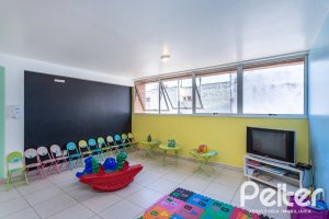 Apartamento à venda com 82m², 2 dormitórios, 1 suíte, 2 vagas, no bairro Ipanema em Porto Alegre