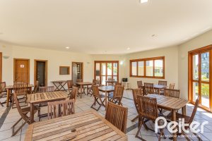 Apartamento à venda com 109m², 3 dormitórios, 1 suíte, 2 vagas, no bairro Tristeza em PORTO ALEGRE