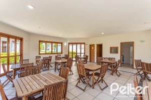 Apartamento à venda com 109m², 3 dormitórios, 1 suíte, 2 vagas, no bairro Tristeza em PORTO ALEGRE