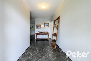 Casa à venda com 350m², 3 dormitórios, 1 suíte, 4 vagas, no bairro Vila Assuncao em Porto Alegre