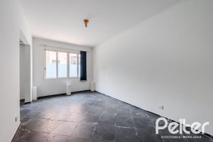 Casa à venda com 350m², 3 dormitórios, 1 suíte, 4 vagas, no bairro Vila Assuncao em Porto Alegre