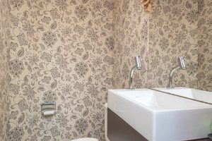 Casa à venda com 272m², 3 dormitórios, 1 suíte, 4 vagas, no bairro Tristeza em Porto Alegre