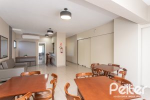 Apartamento à venda com 75m², 3 dormitórios, 1 suíte, 2 vagas, no bairro Tristeza em PORTO ALEGRE