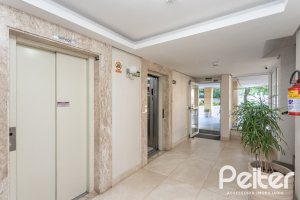 Apartamento à venda com 75m², 3 dormitórios, 1 suíte, 2 vagas, no bairro Tristeza em PORTO ALEGRE