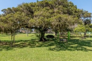 Casa em Condomínio à venda com 299m², 3 dormitórios, 1 suíte, 4 vagas, no bairro Cavalhada em PORTO ALEGRE