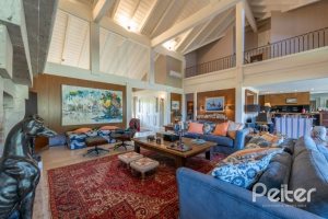 Casa em Condomínio à venda com 817m², 5 dormitórios, 5 suítes, 8 vagas, no bairro Terra Ville em PORTO ALEGRE