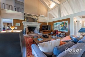 Casa em Condomínio à venda com 817m², 5 dormitórios, 5 suítes, 8 vagas, no bairro Terra Ville em PORTO ALEGRE