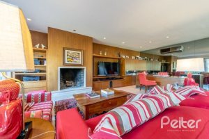 Casa em Condomínio à venda com 817m², 5 dormitórios, 5 suítes, 8 vagas, no bairro Terra Ville em PORTO ALEGRE