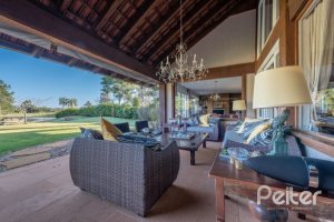 Casa em Condomínio à venda com 817m², 5 dormitórios, 5 suítes, 8 vagas, no bairro Terra Ville em PORTO ALEGRE