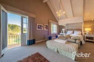 Casa em Condomínio à venda com 817m², 5 dormitórios, 5 suítes, 8 vagas, no bairro Terra Ville em PORTO ALEGRE